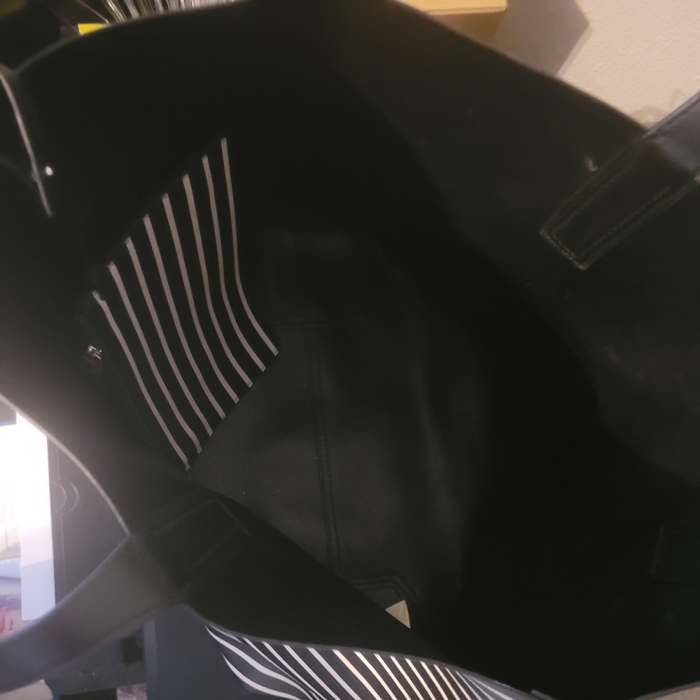 Handbag - Picture 2 of 2